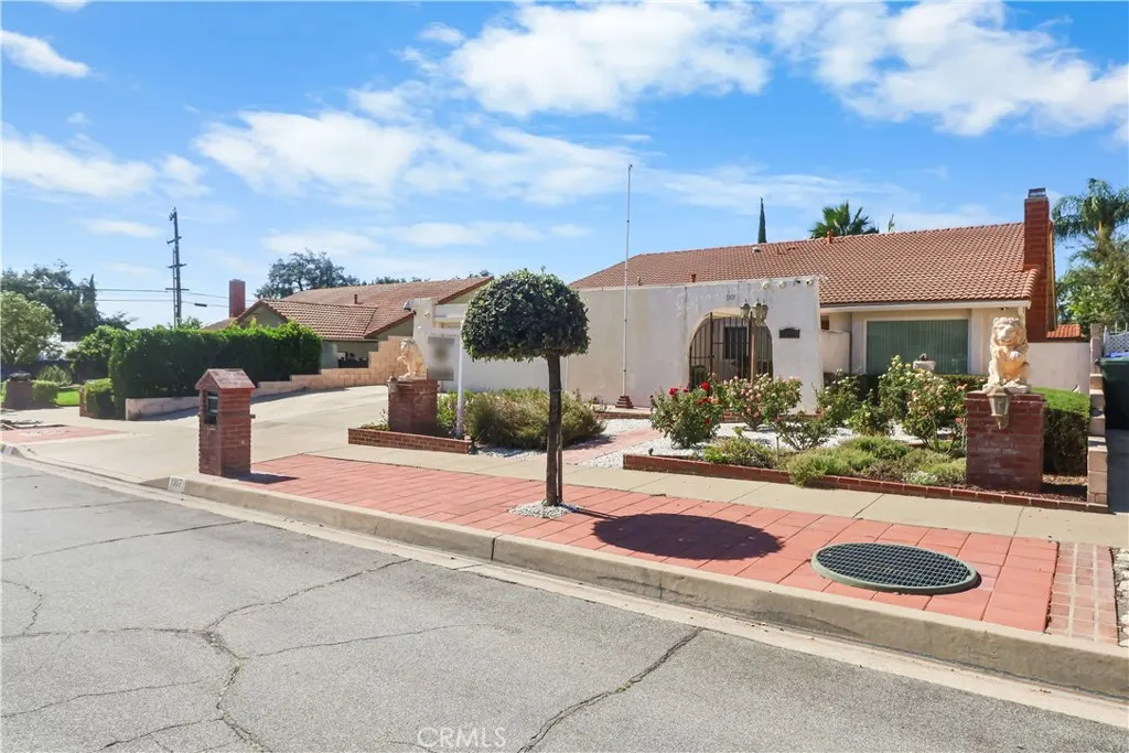 1307 Maywood
