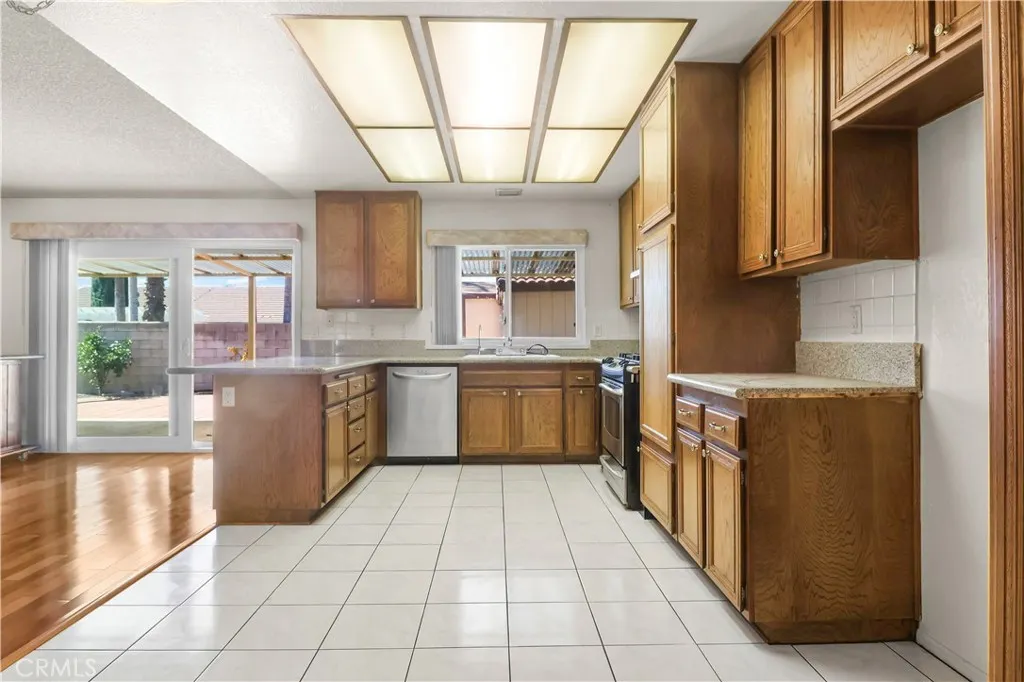 1307 Maywood