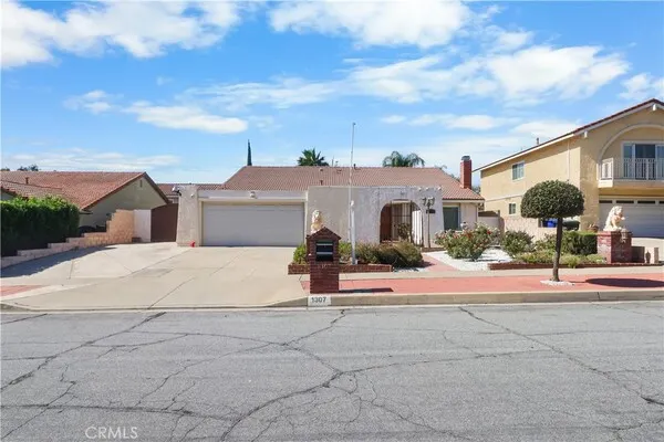 1307 Maywood