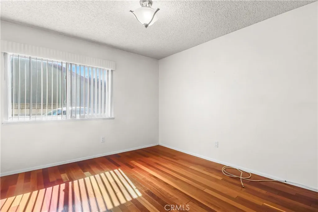 1307 Maywood