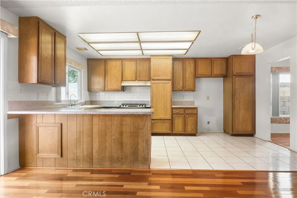 1307 Maywood