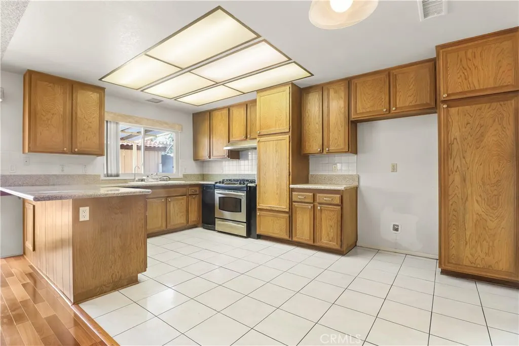 1307 Maywood