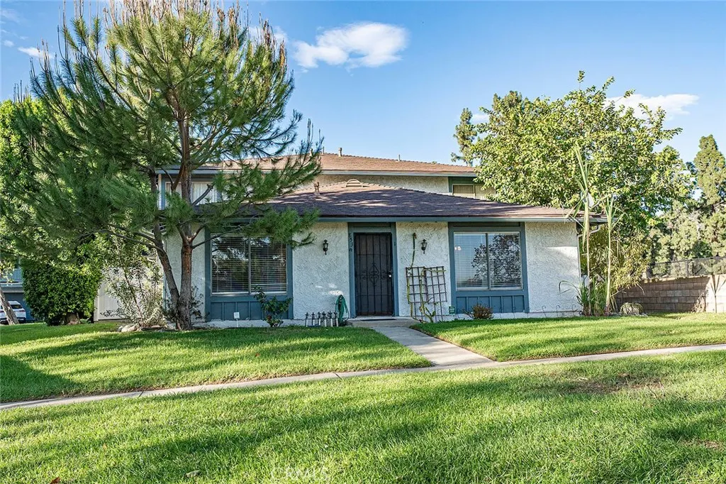 853 W 13th #1