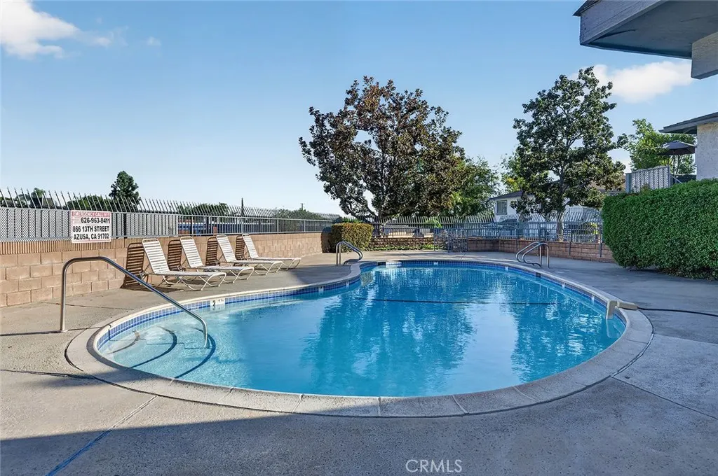 853 W 13th #1