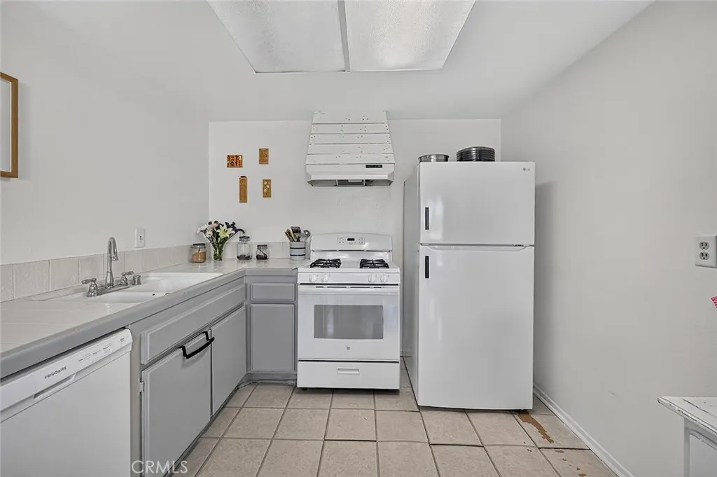 853 W 13th #1