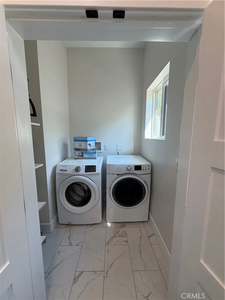 1295 W 25th