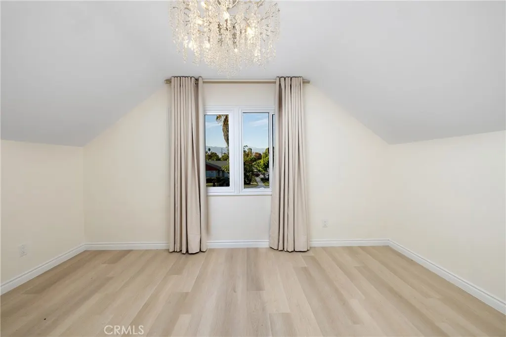 820 E Cameron