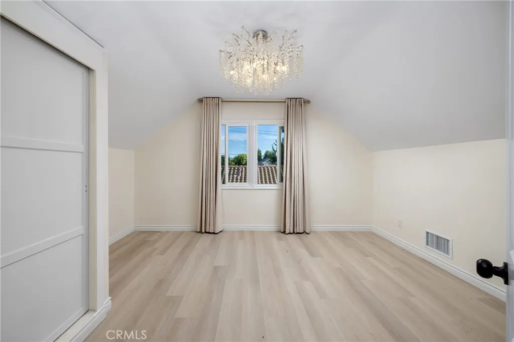 820 E Cameron