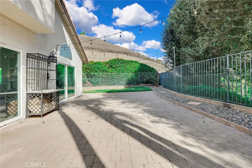2304 Calle Adriana