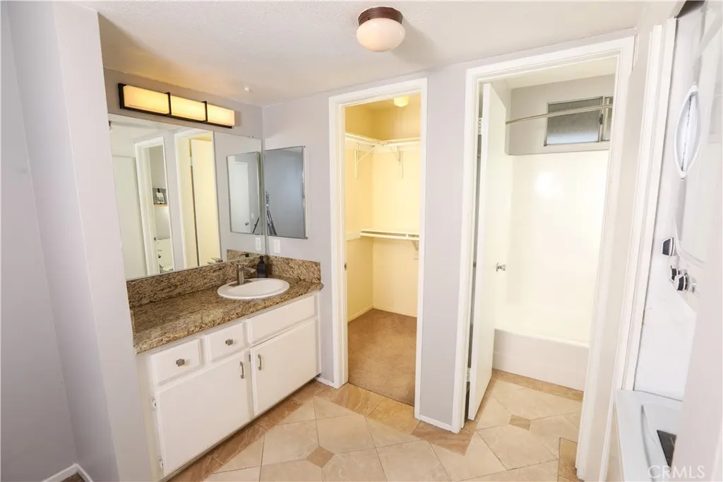 3639 Country Oaks Loop #D