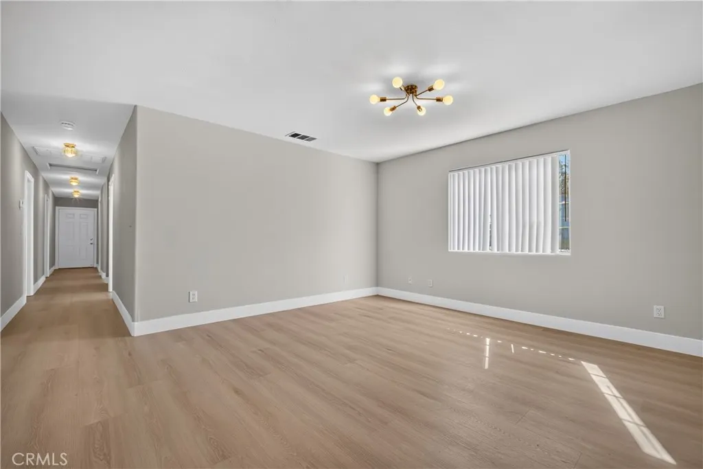 548 N Reservoir