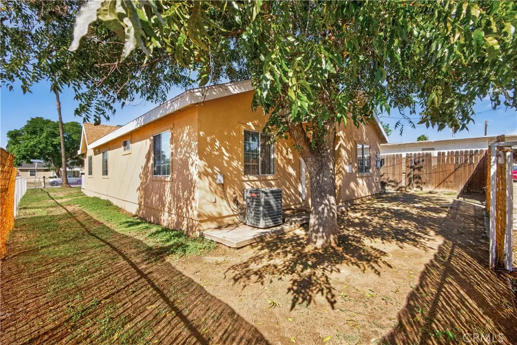 548 N Reservoir
