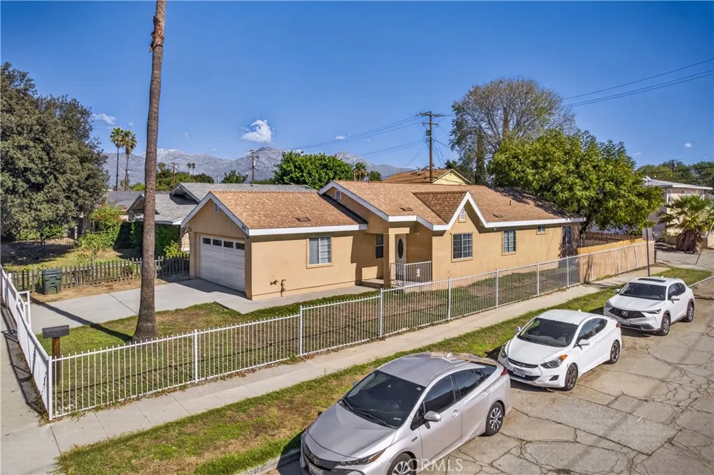 548 N Reservoir