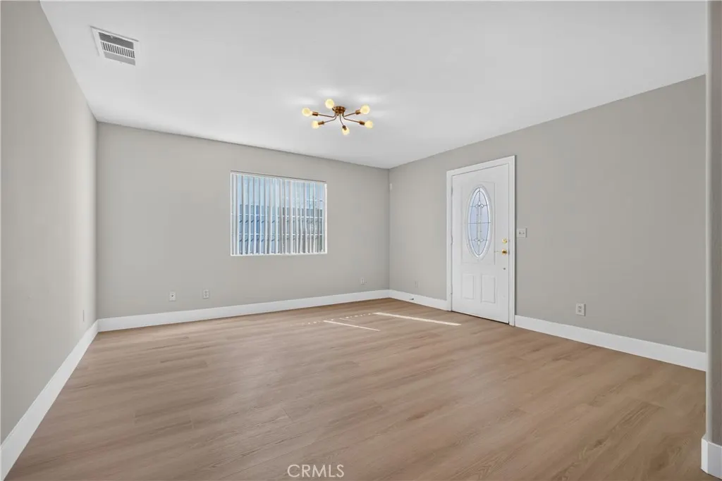548 N Reservoir