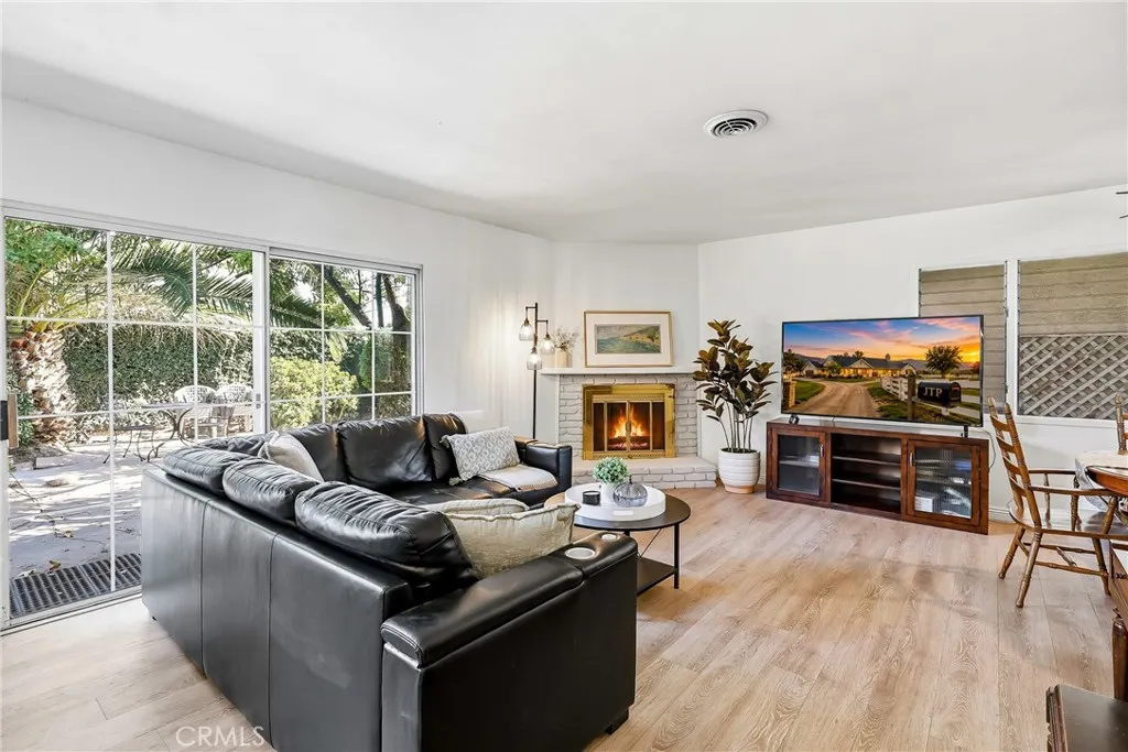 210 Greentree