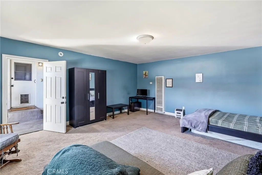 210 Greentree