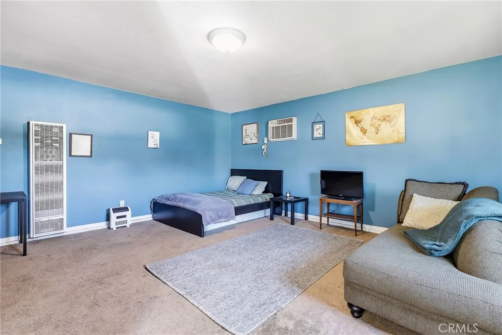 210 Greentree