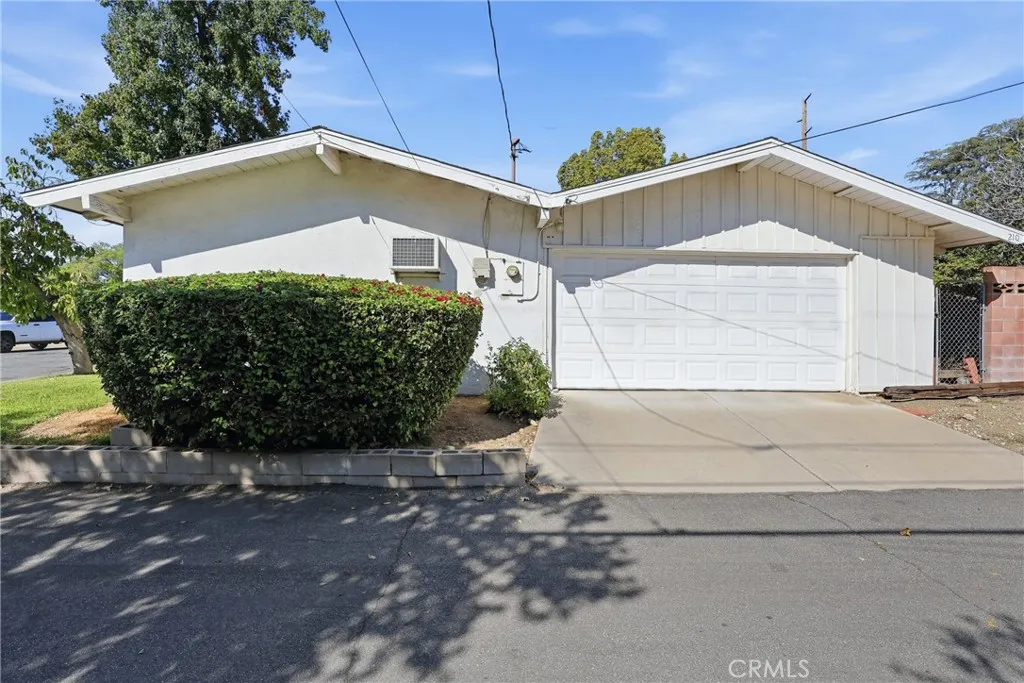 210 Greentree