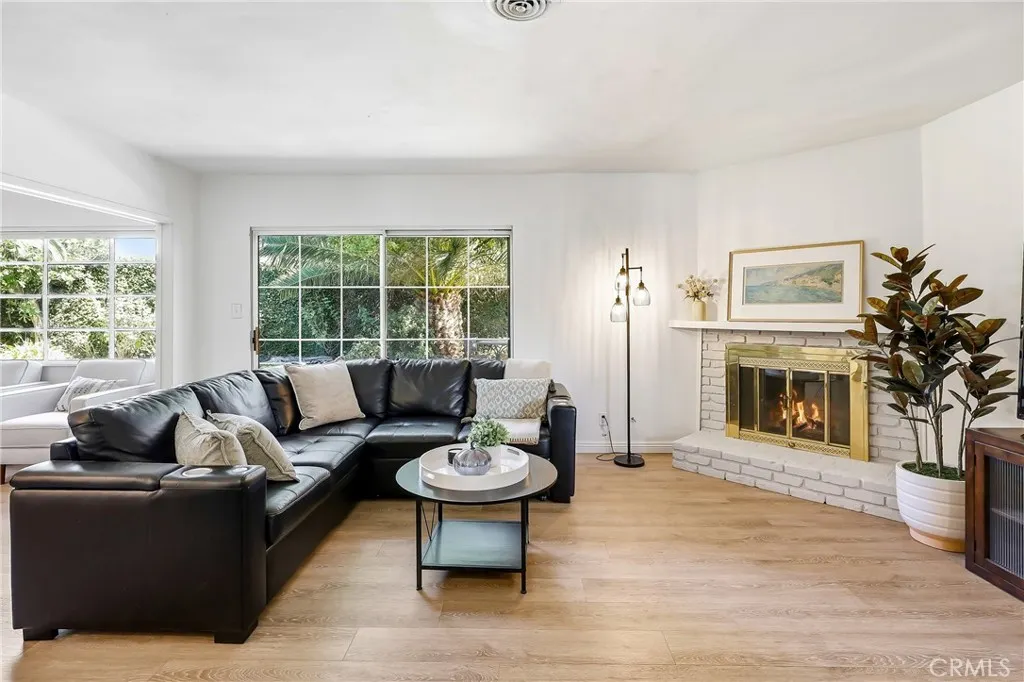 210 Greentree