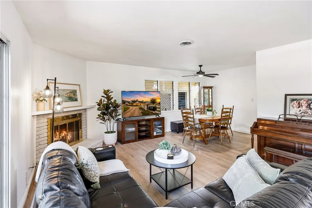210 Greentree