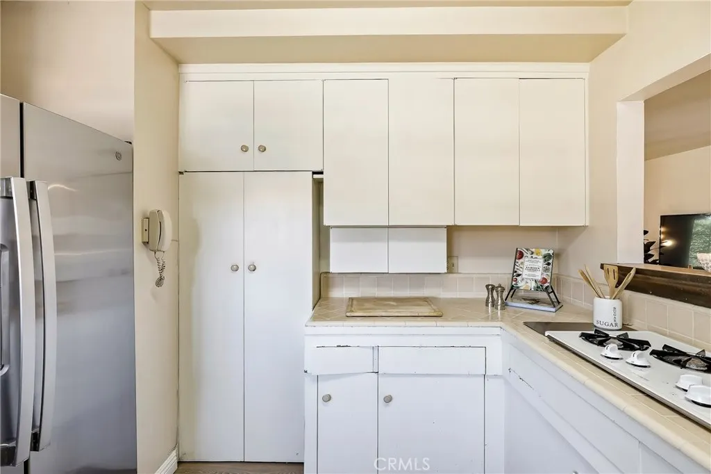 210 Greentree