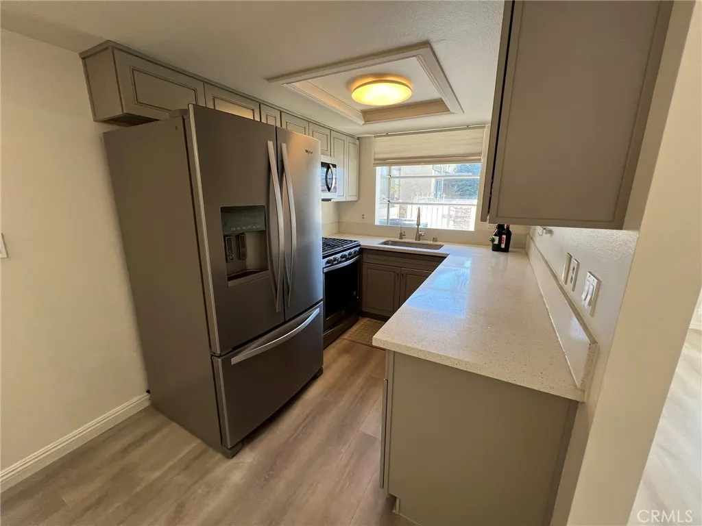 181 W La Verne Avenue #11