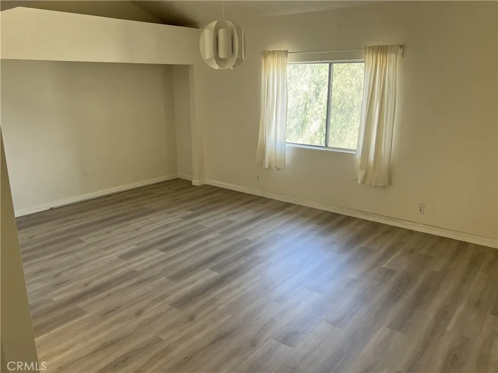 181 W La Verne Avenue #11