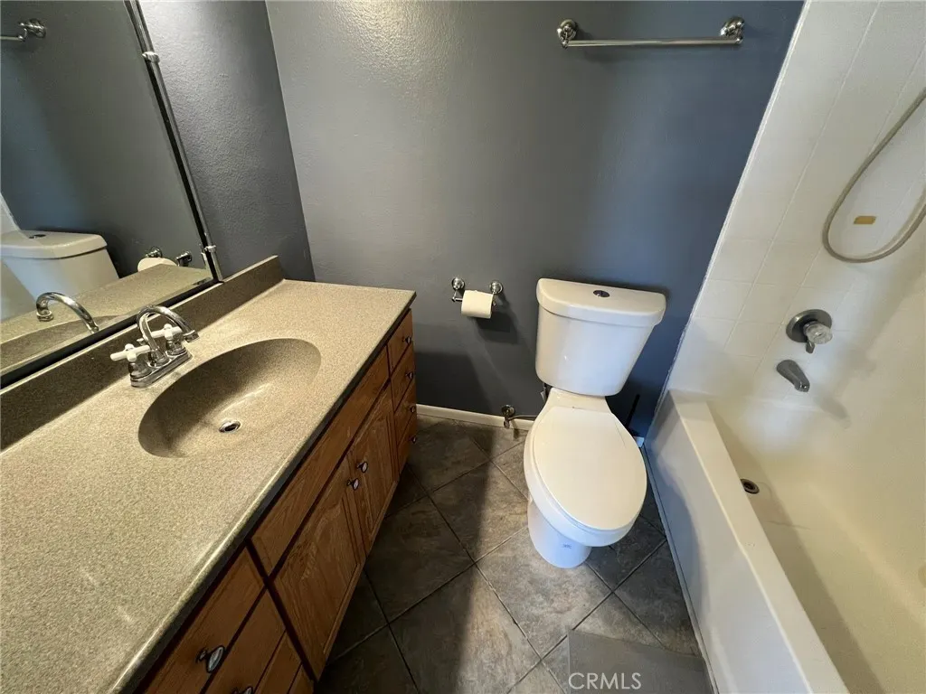 181 W La Verne Avenue #11