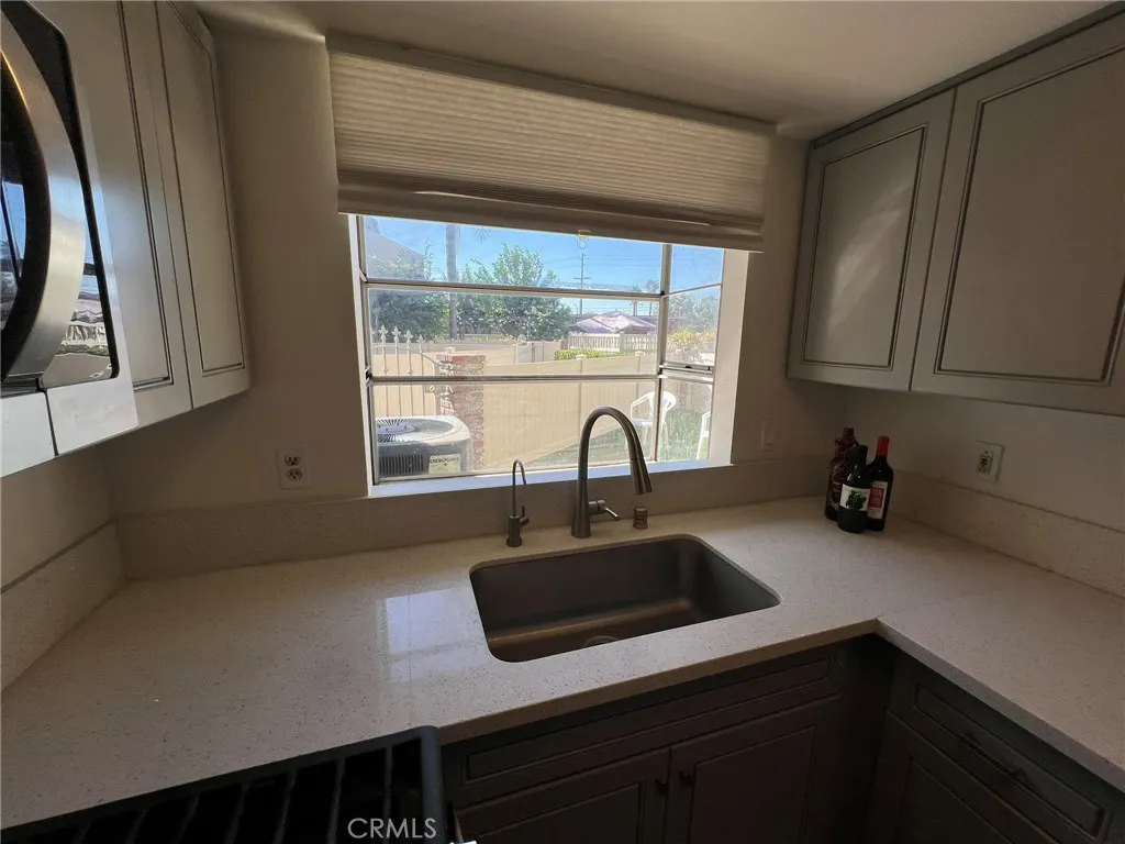 181 W La Verne Avenue #11