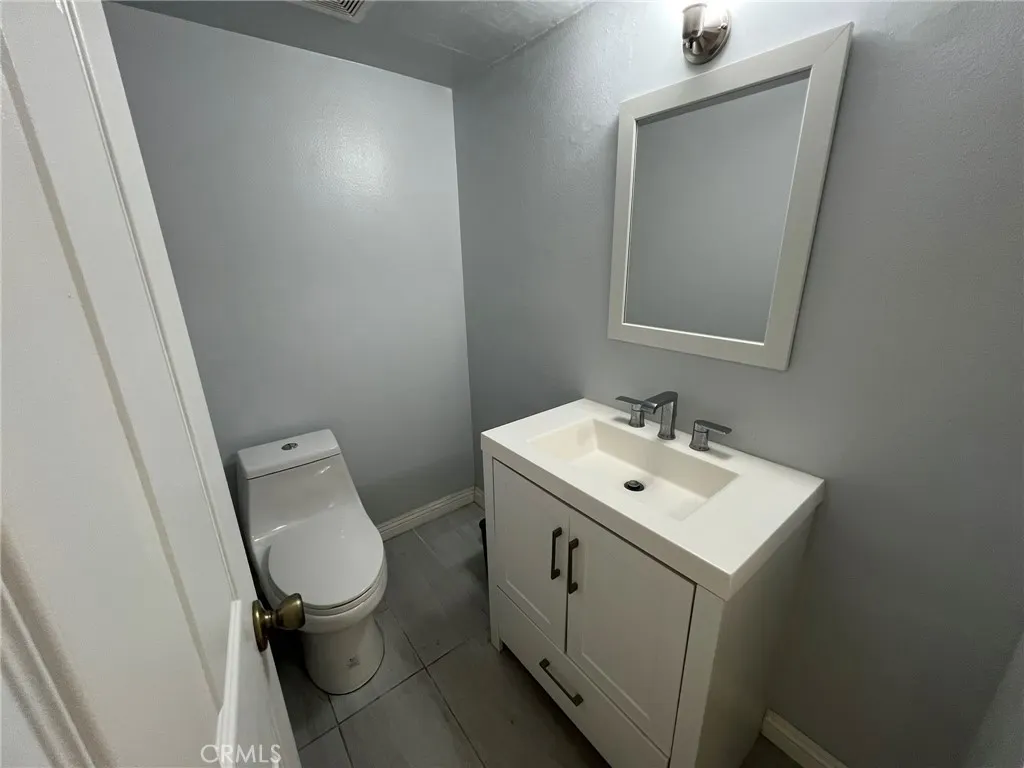 181 W La Verne Avenue #11