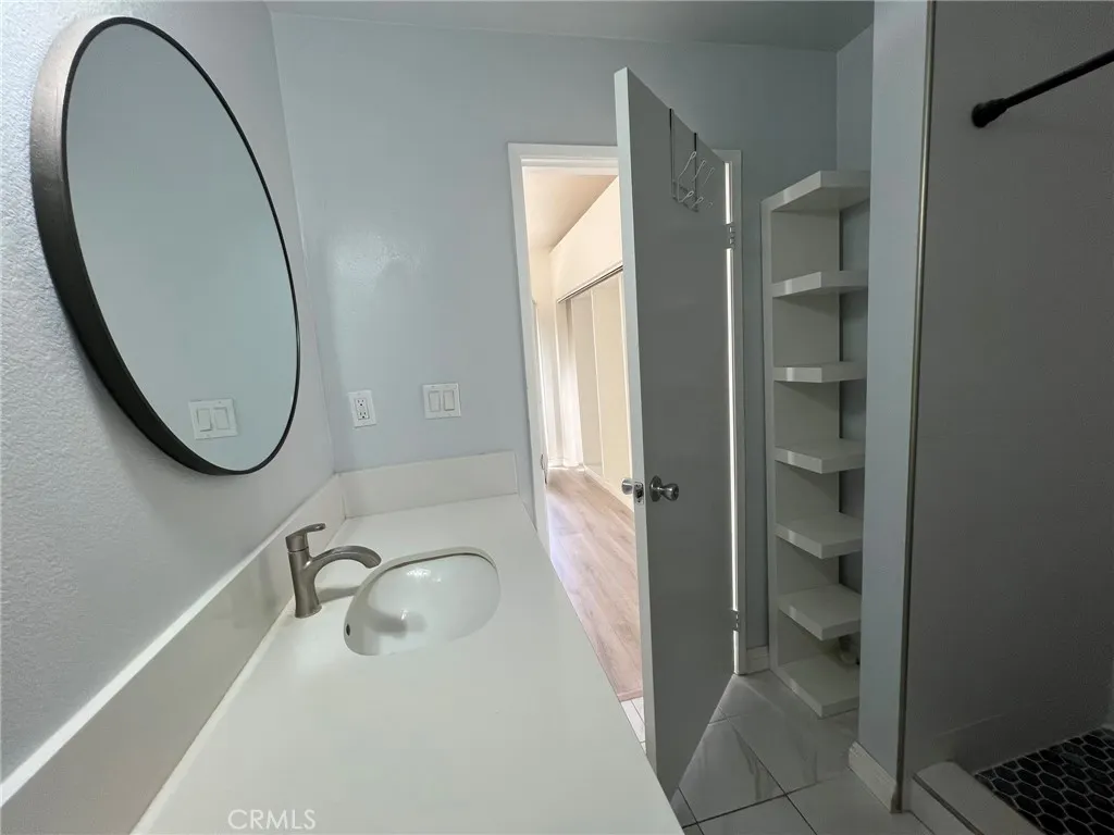 181 W La Verne Avenue #11