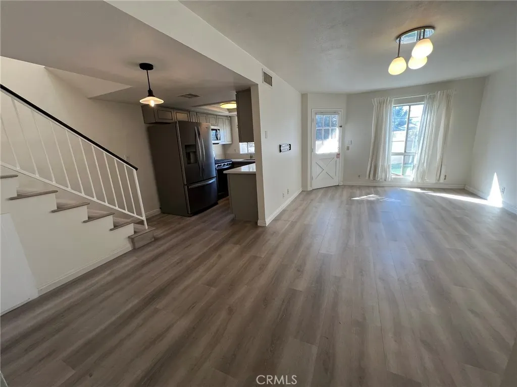 181 W La Verne Avenue #11