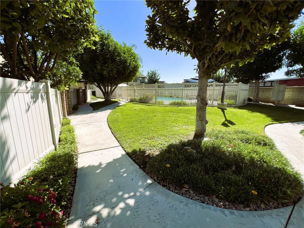 181 W La Verne Avenue #11