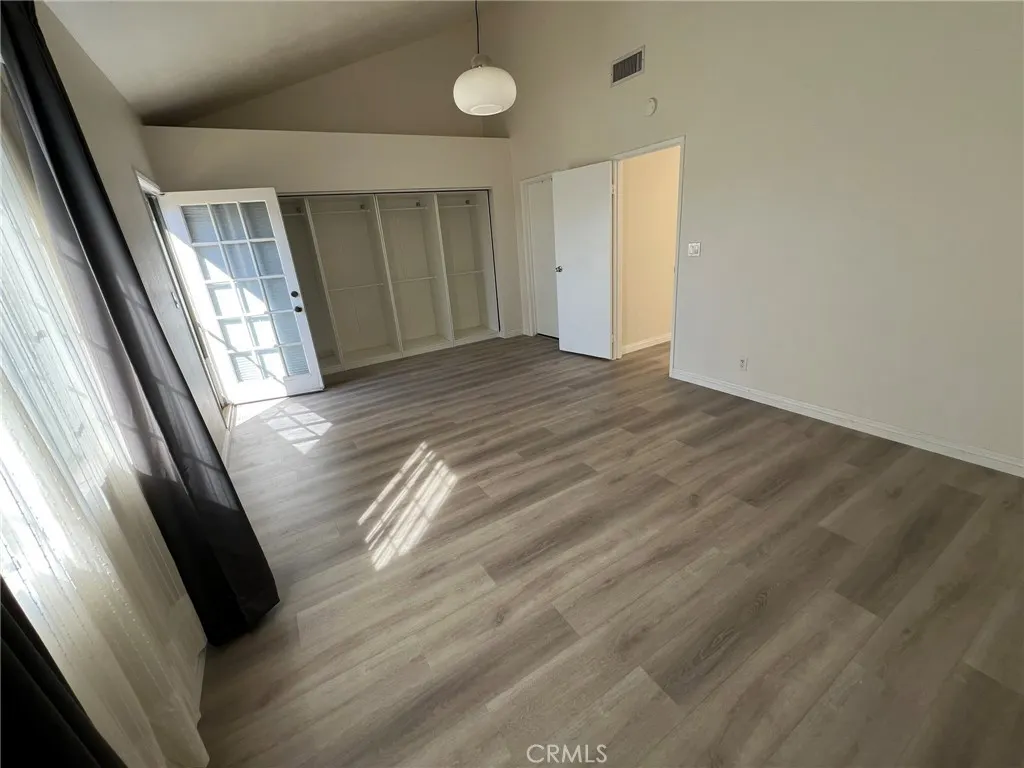 181 W La Verne Avenue #11