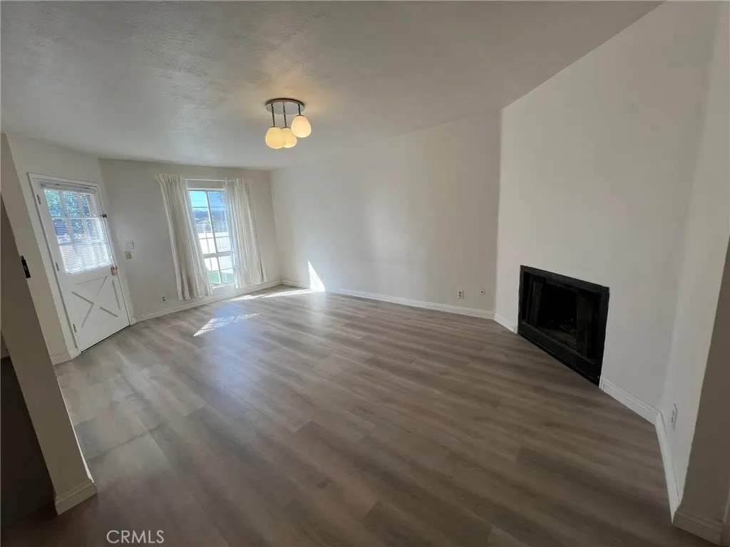 181 W La Verne Avenue #11