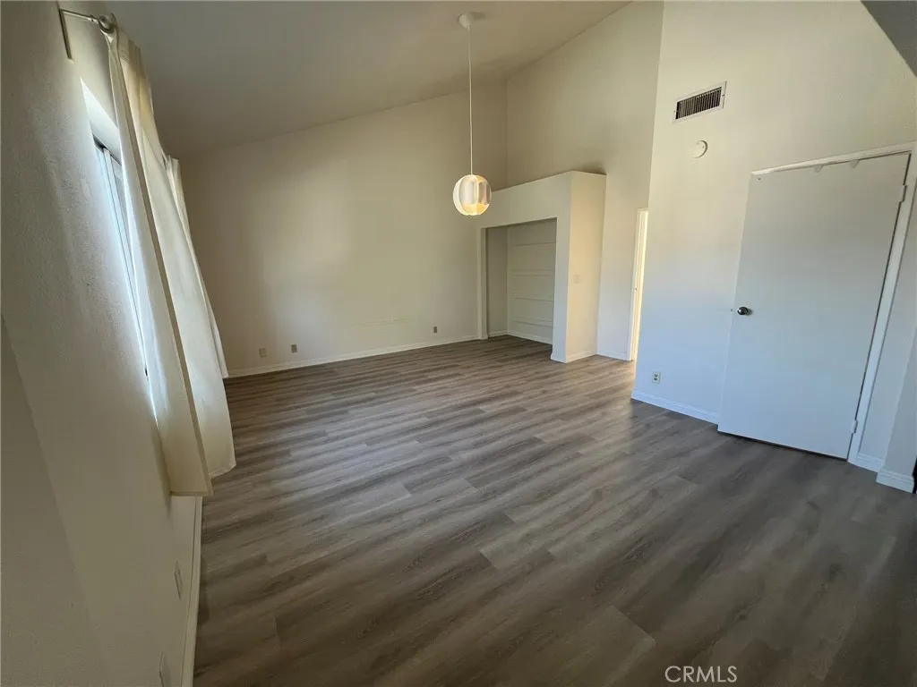 181 W La Verne Avenue #11