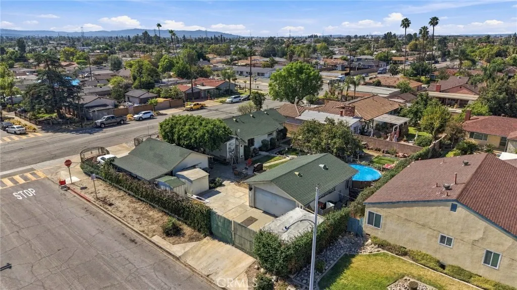 511 W Paramount