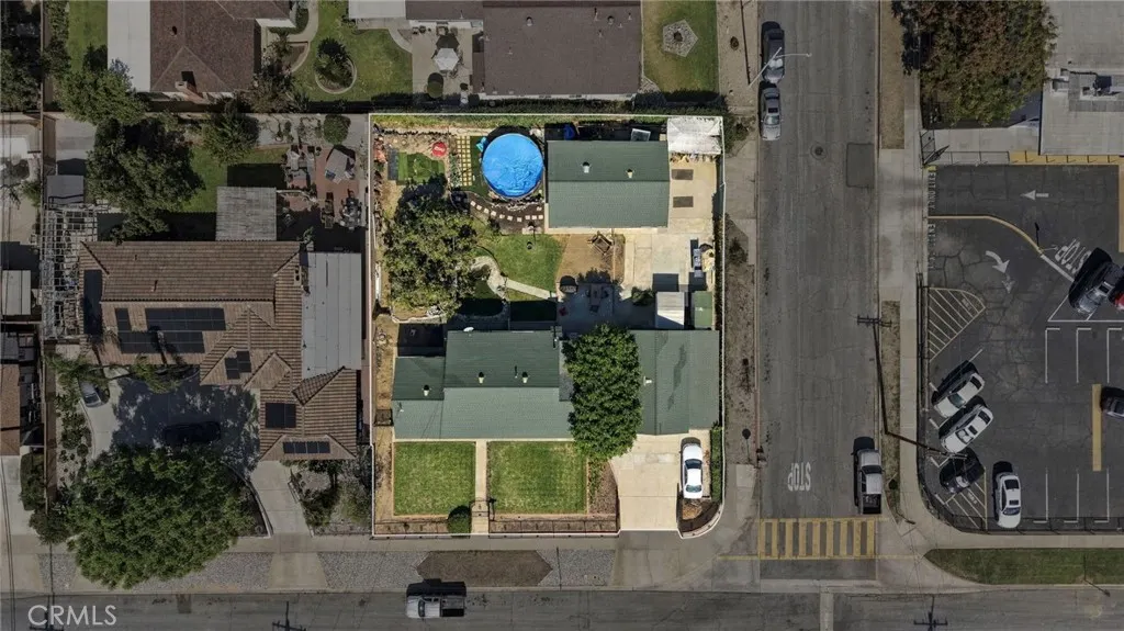 511 W Paramount