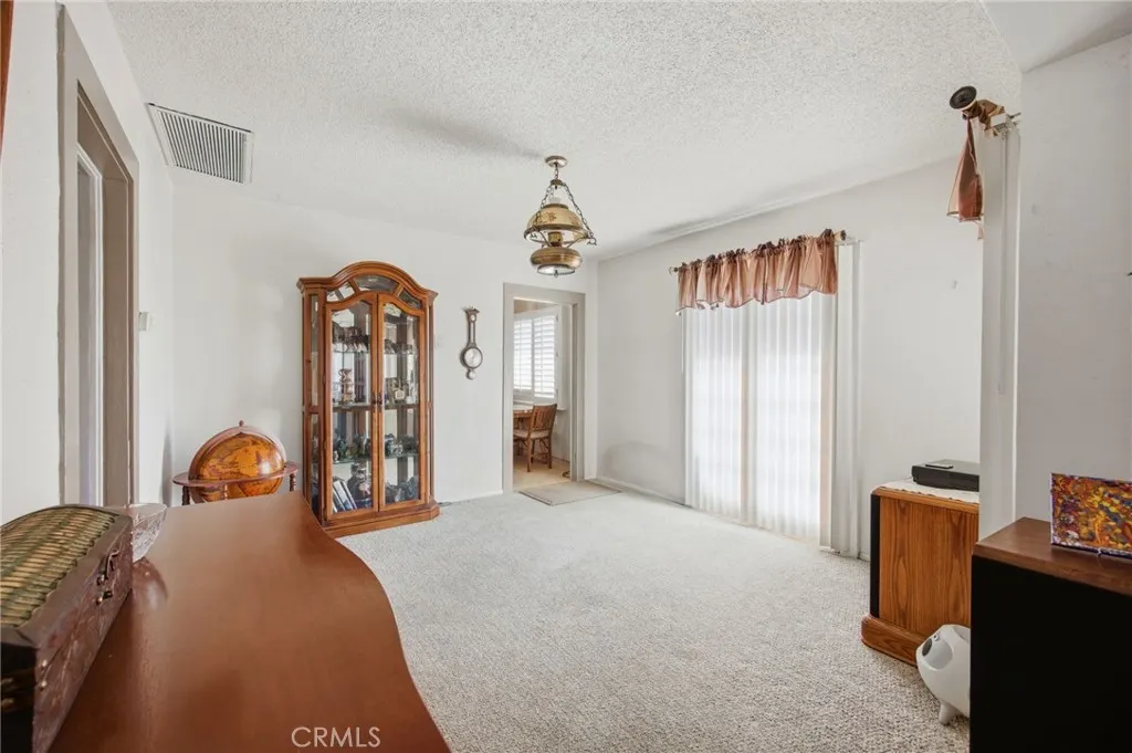 511 W Paramount