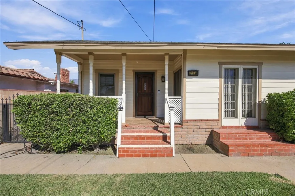 511 W Paramount