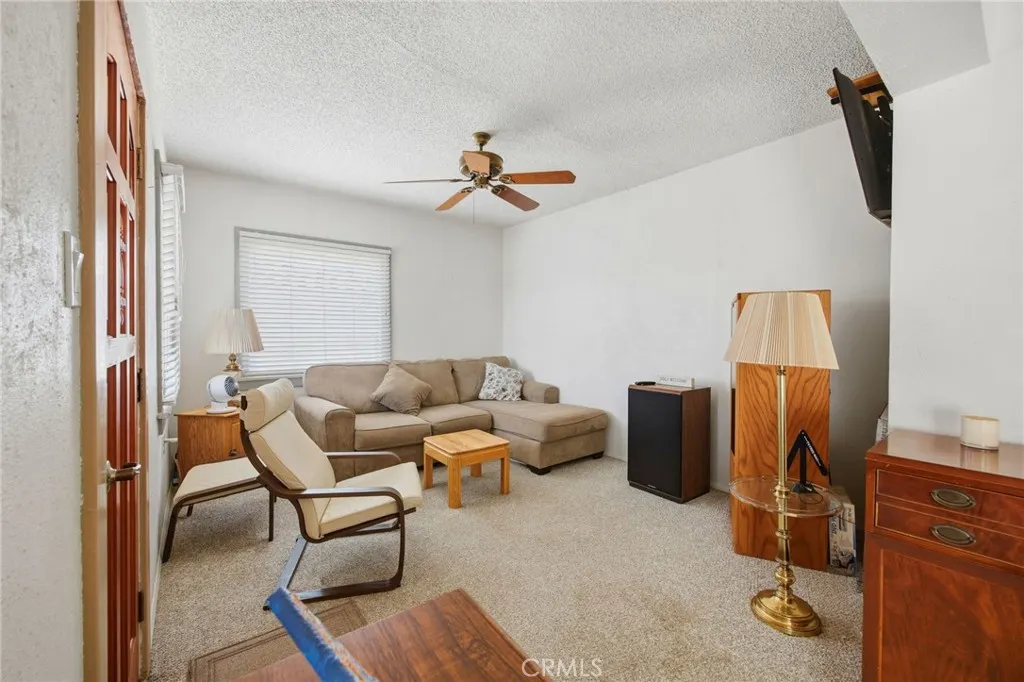 511 W Paramount