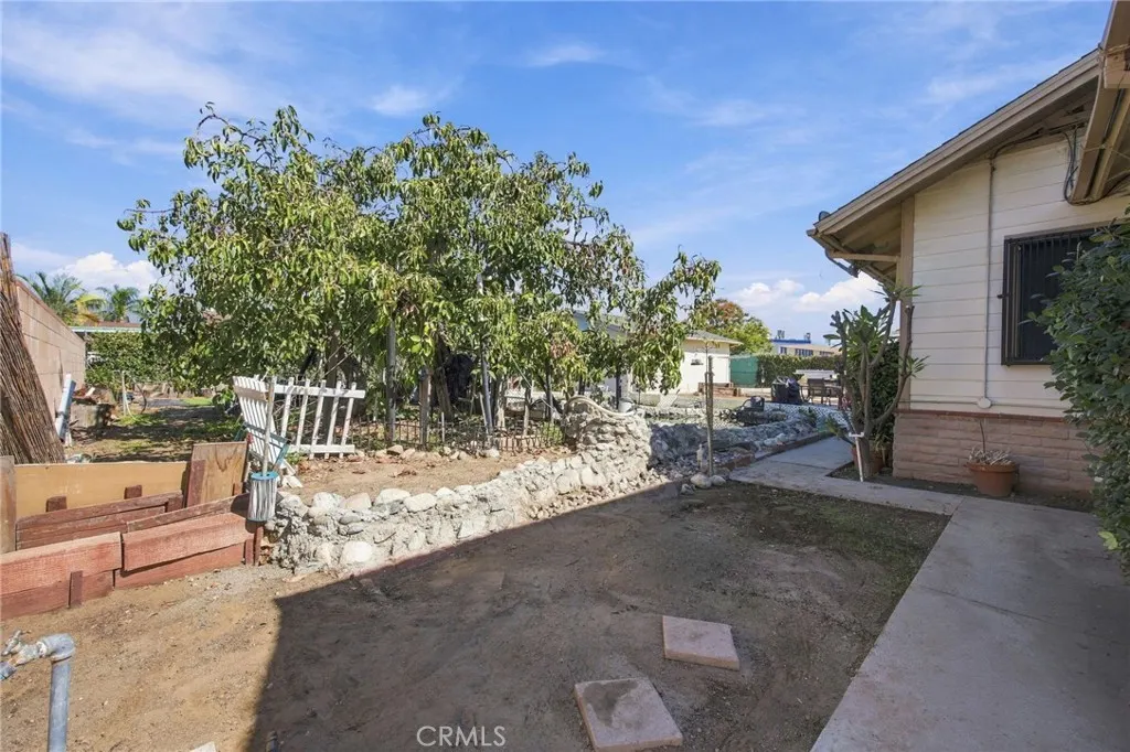 511 W Paramount