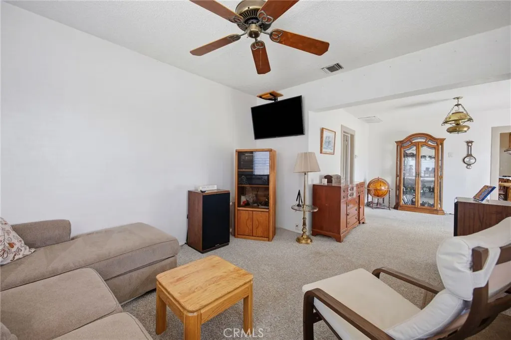 511 W Paramount