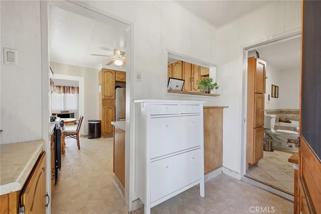 511 W Paramount