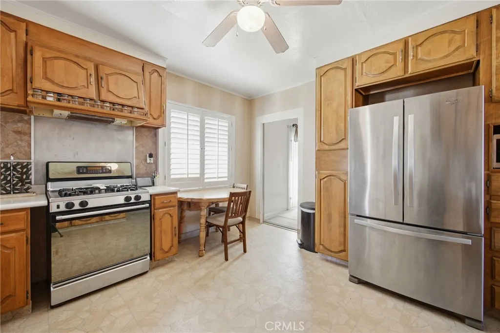 511 W Paramount
