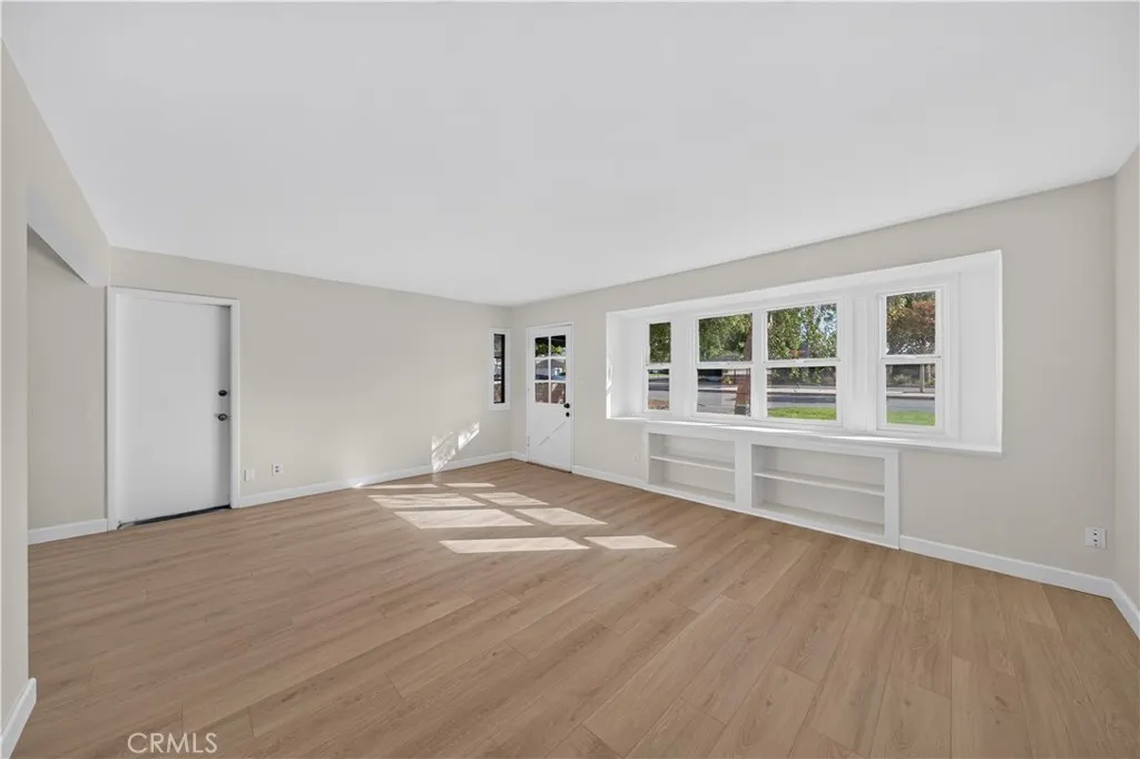 433 S Grand