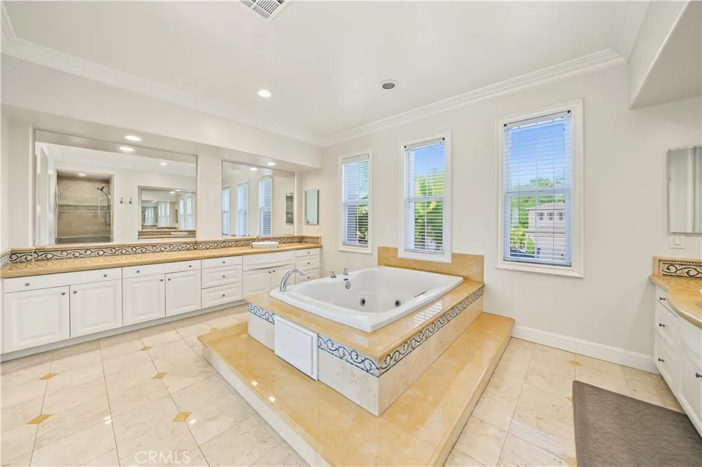 1305 Bentley Court
