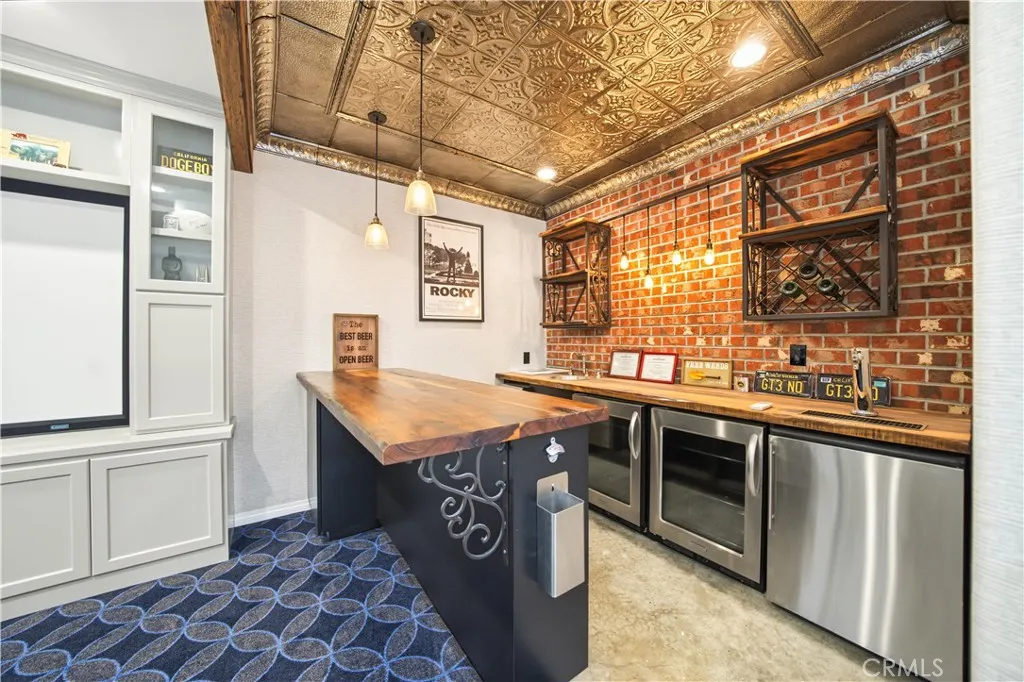 1305 Bentley Court
