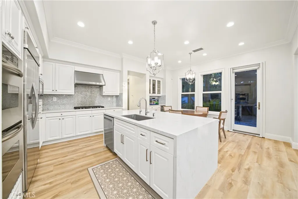 1305 Bentley Court