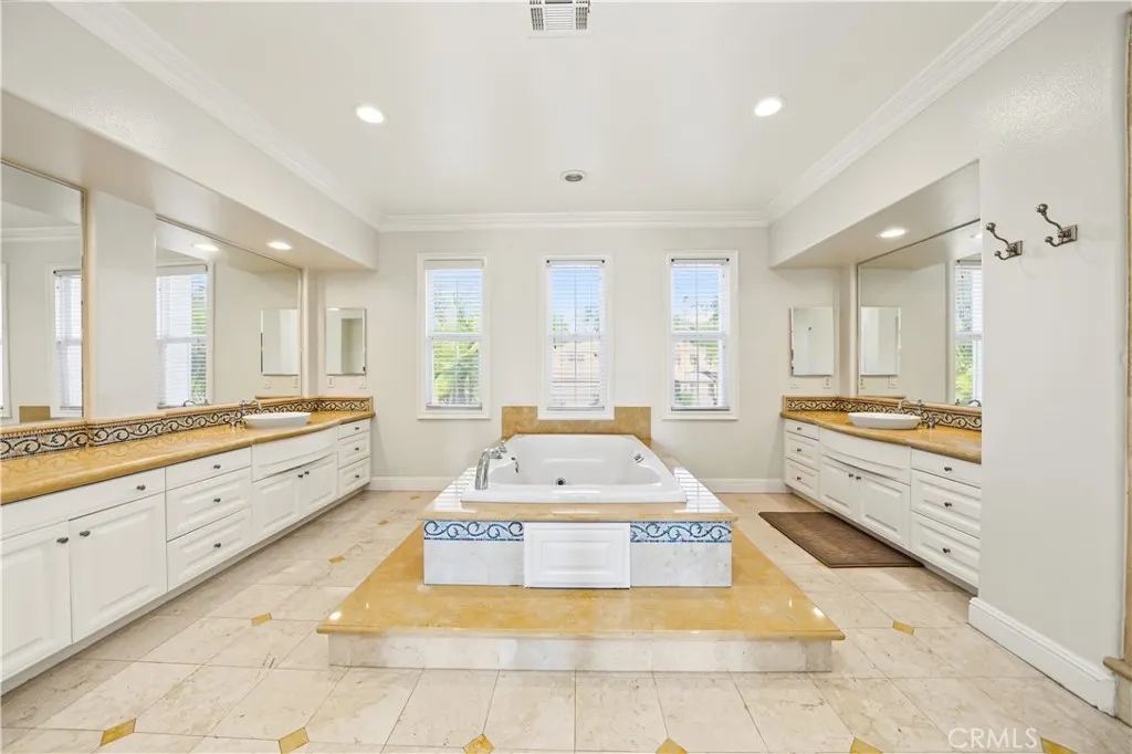 1305 Bentley Court